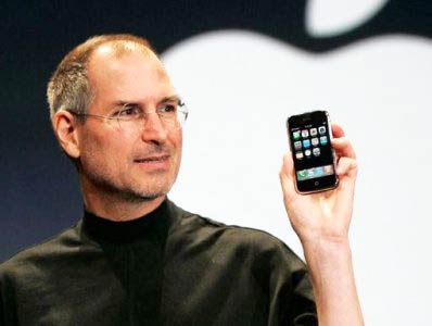 Steve Jobs introduces the iPhone in 2007